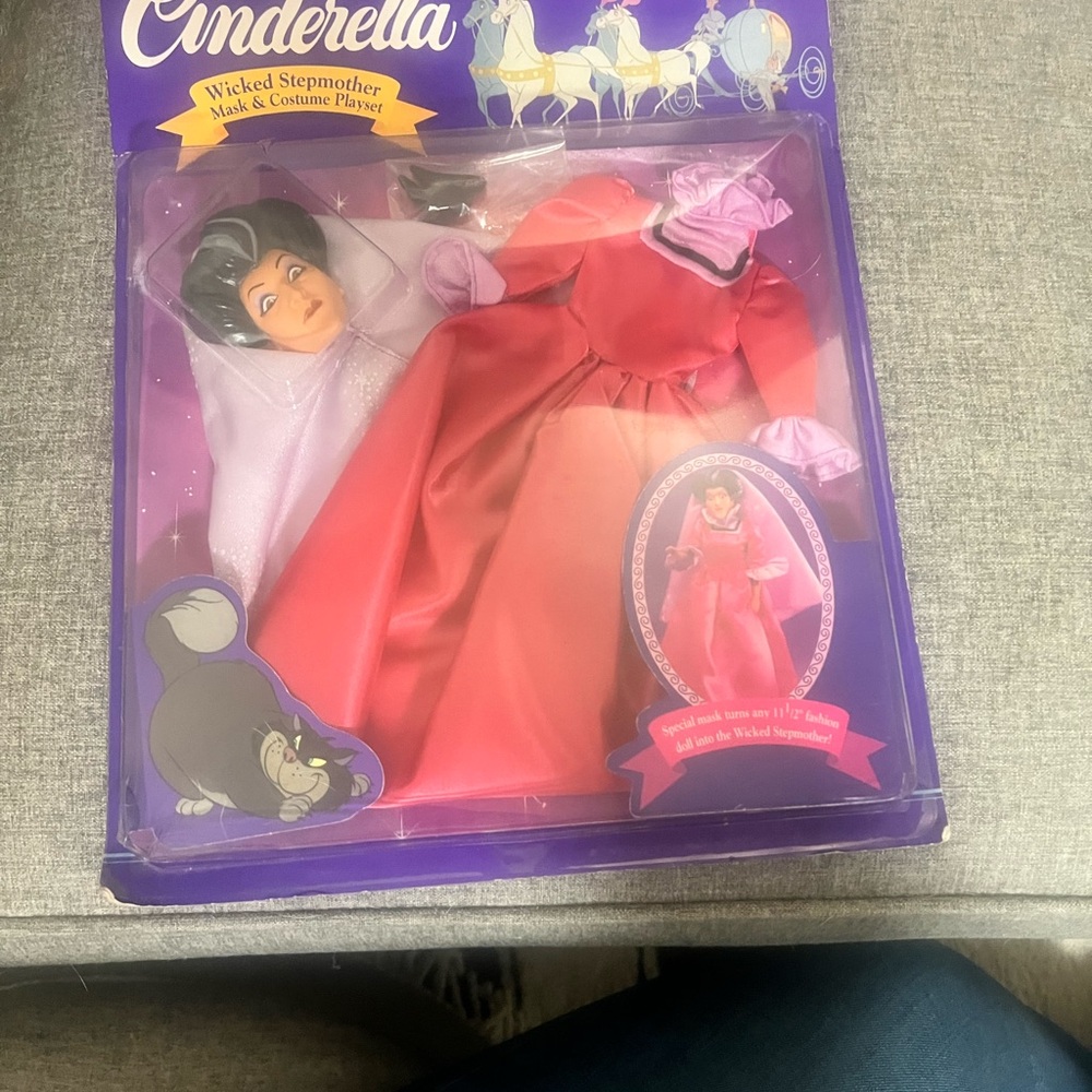 1991 -1992 Mattel Disney Princess Costume Playsets Sleeping Beauty & Cinderella - Picture 3 of 7